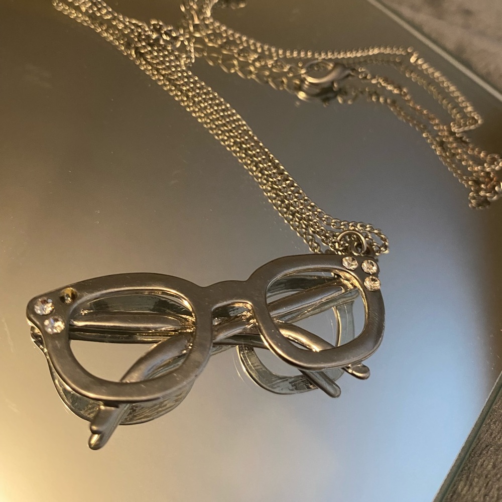 FREE❗ long chain Glasses necklace